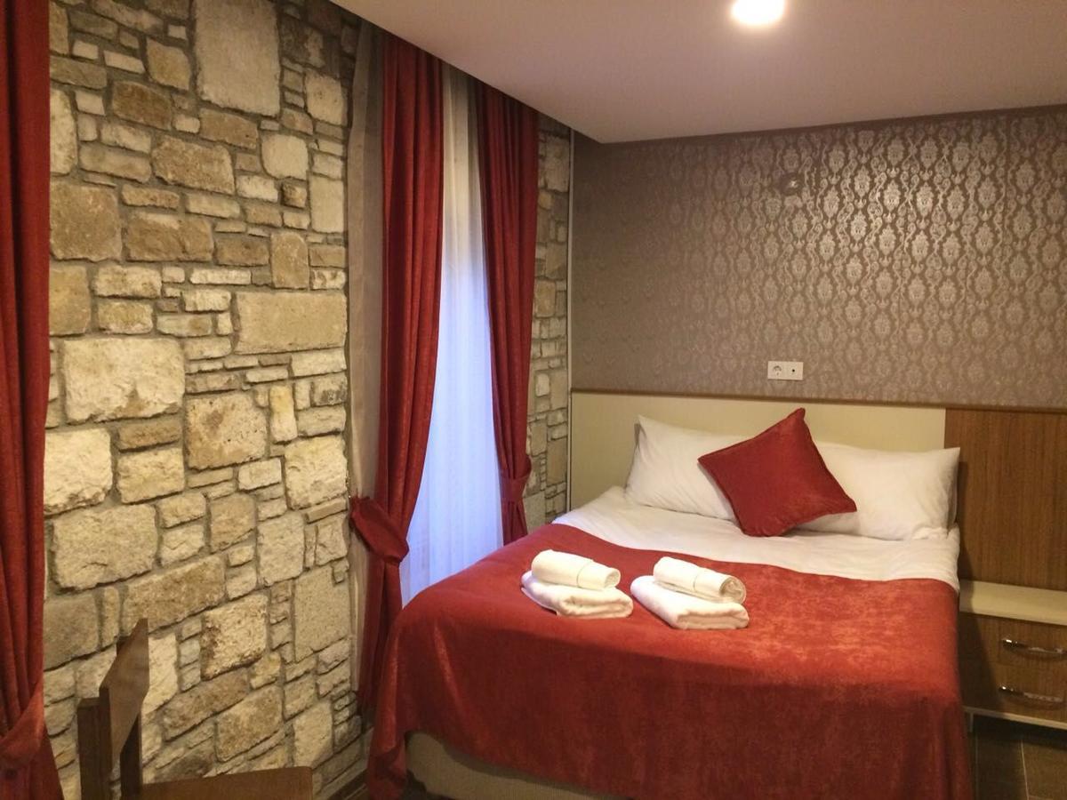 Deniz Hotel Yenifoca Exteriör bild